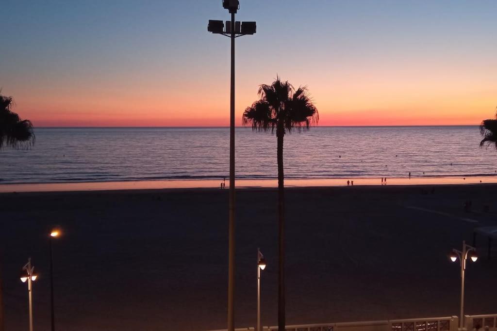 Cadiz Paseo Maritimo Playa Victoria Frontal Mar 아파트 외부 사진