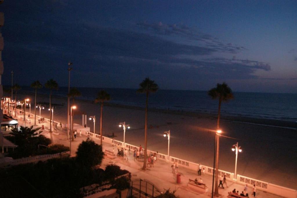Cadiz Paseo Maritimo Playa Victoria Frontal Mar 아파트 외부 사진